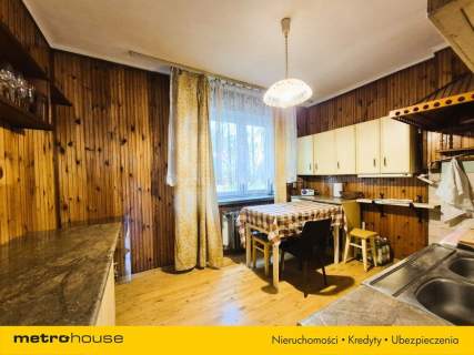 Dwupiętrowy dom dla jednej lub dwóch rodzin