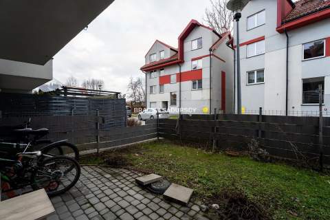 2 pokoje z ogródkiem na Dębskiego