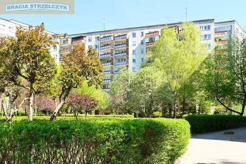Trzypokojowe, rozkładowe mieszkanie na Gocławiu.