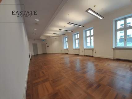 Biura w samym Centrum na przeciwko Pałacu Kultury.