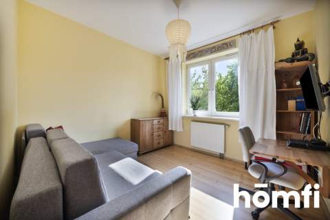 3 ODDZIELNE POKOJE 2 BALKONY 1 PIĘTRO