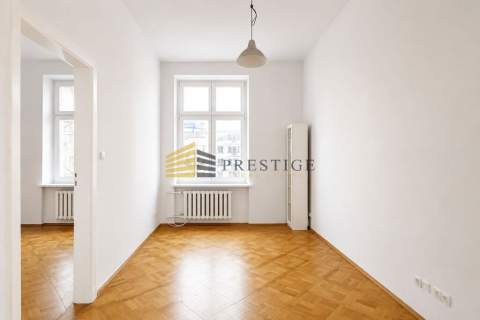 Lokal w pięknej kamienicy, 90m2, 5 pomieszczeń