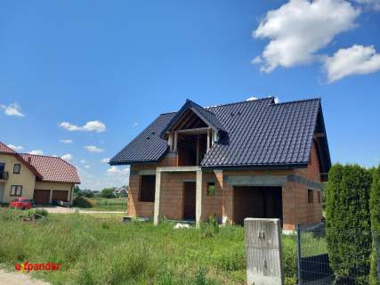 KROBIA DOM 158 M2 z garażem i dużą działką 1582 M2