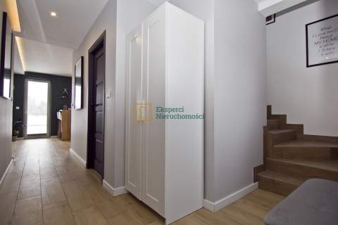 Szeregówka przy ul. Herbowej,120 m2, garaż w bryle