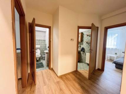 3 pokoje 76 m parter balkon