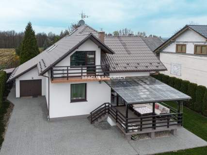Zadbany dom na pięknej działce / potencjał