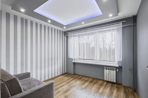    Dwa ustawne pokoje   Balkon   Po remoncie   