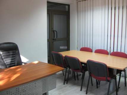 Siedziba firmy handlowej, biuro i magazyn