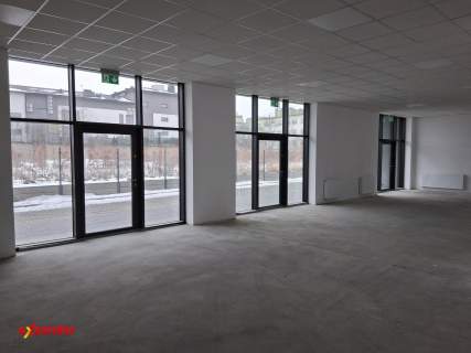 Lokal z wirtyna parter 80 m2