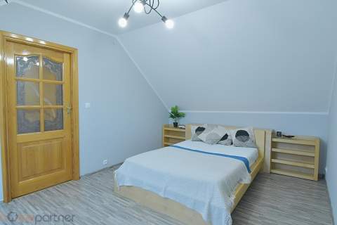 Dwupoziomowy Apartament w Zielonej Okolicy 