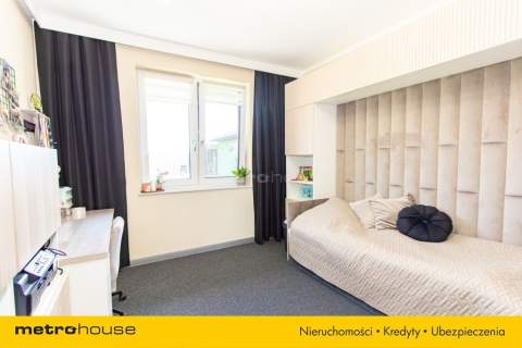 Nowoczesny dom z dużą działką w Marcelinie