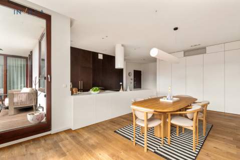 Penthouse z tarasem w sercu Powiśla