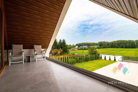 Willa 315 m2 z basenem i widokiem na jezioro