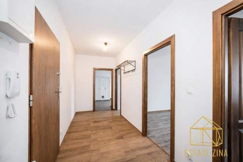 3 pokoje Os. Avia Balkon 2 piętro