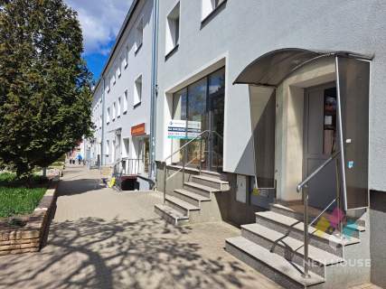 Lokal użytkowy w centrum - parter, witryna