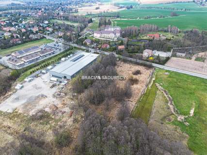 Atrakcyjna nieruchomość usługowa w Brzeziu 1,19 ha