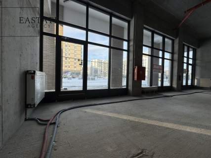 Narożny lokal usługowy 165 m z dużą witryną