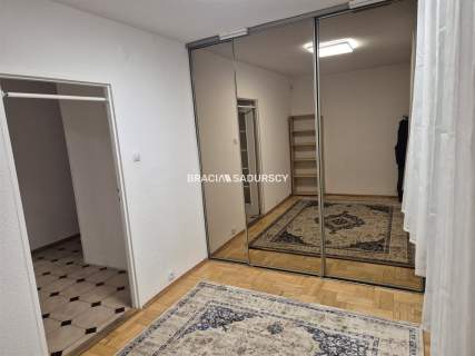 lokal na biuro, 64m2 na parterze,parking tramwaj