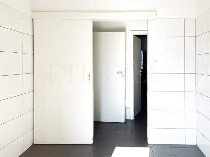 Powierzchnia biurowo-usługowa 230m2 piwnice 600m