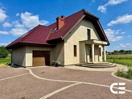 Dom w Wesółce własny staw działka 30 arów