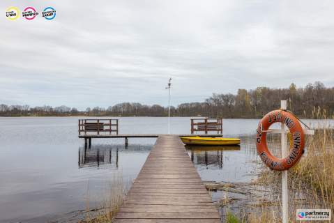 Działka z linią brzegową nad jeziora Salinko