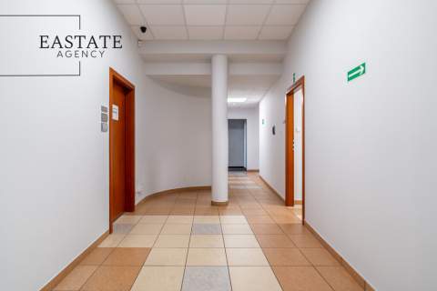 22m2 Biura, Winda, Blisko SKM, Parking