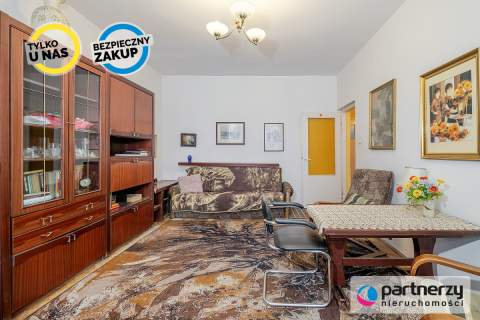 2 pok z balkonem.