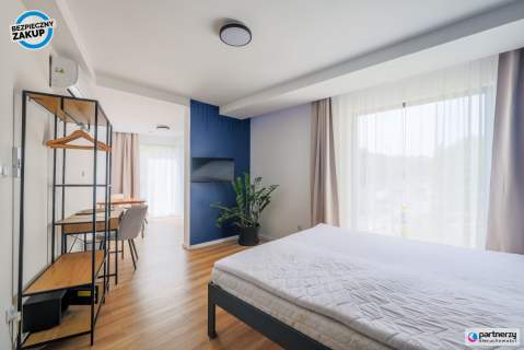 2-letni budynek w centrum Małego Kacka