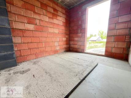 Nowe bliźniaki z garażem i poddaszem st. surowy