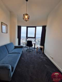 Na wynajem komfortowy apartament w sercu miasta.