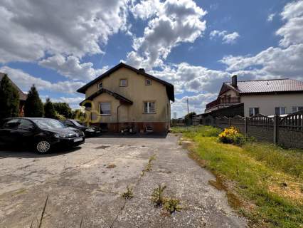 Dom na sprzedaż - spokojna okolica - Wieszczyczyn