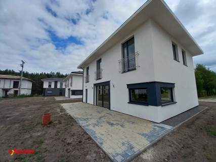 DOM WOLNOSTOJĄCY Z GARAŻEM 156 M2 CZARNE BŁOTO