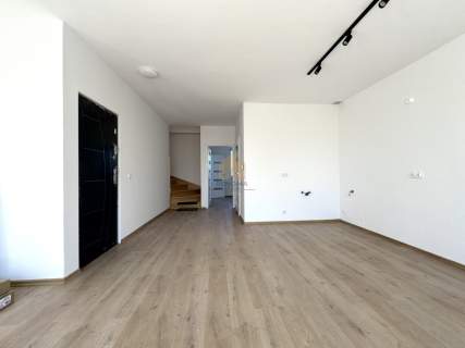Dwupoziomowe 83m2 3 pok