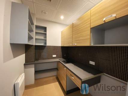 LOKAL wolnostojący 70 m2 plac ogrodzony