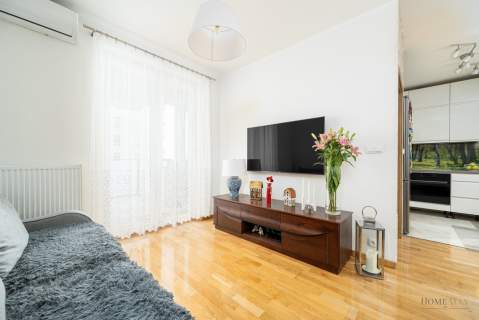 2 pok. na Skoroszach -duży balkon -południe -garaż