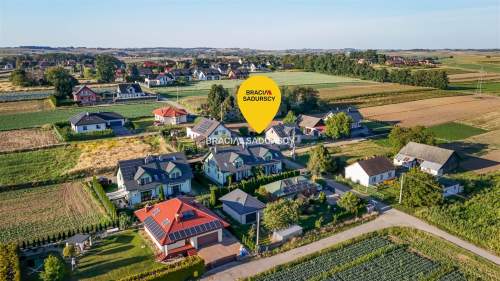 Urokliwa szeregówka w zielonych Krzysztoforzycach