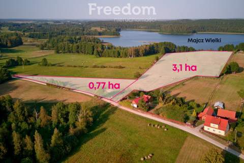 Duża piękna działka z linią brzegową jeziora