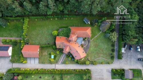 Rezydencja z prywatnym basenem i ogrodem Koźmin