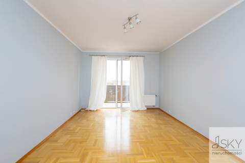 Do odświeżenia/3 pokoje na zamknętm osiedlu/balkon