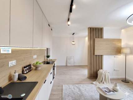 Dwa pokoje po remoncie w apartamentowcu na5piętrze