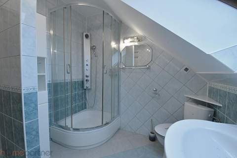 Dwupoziomowy Apartament w Zielonej Okolicy 