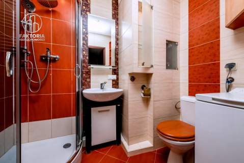 Trzy pokoje, 58 m2, 2 piętro, Towarowa