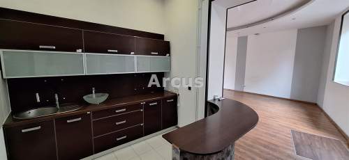 lokal 70m2, parter i parking