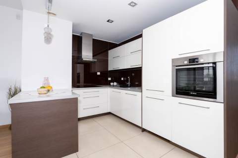 Apartament 82m2 z tarasem 15m2, garaż 17,2m2, komórka 6,7m2