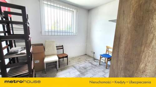Budynek przy trasie Stryków-Brzeziny 