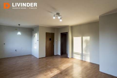 3 pok. jasne, dwupoziomowe ze schowkiem balkon.