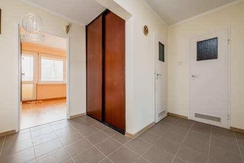3 pokoje Duża loggia, świetna lokalizacja
