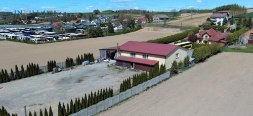 Hala Dwa duże utwardzone place Magazyn