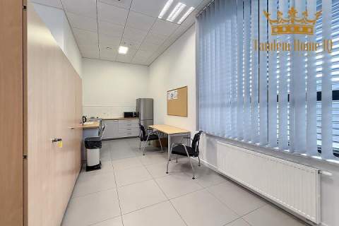 Na wynajem magazyn 430m2, biuro 180m2 w kompleksie biznesowym...