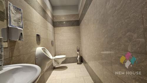 4 pomieszczenia biurowe 46m2 - parter, parking